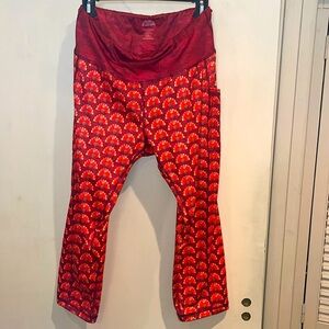 Gone for a run / turkey holiday themed capris size large/ run technology